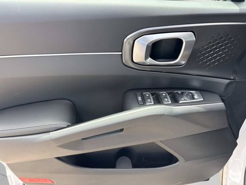 New 2026 Kia Sorento S FWD image 16