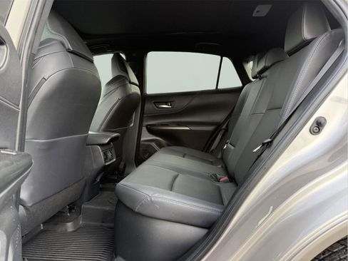 Used 2024 Toyota Venza Limited image 21