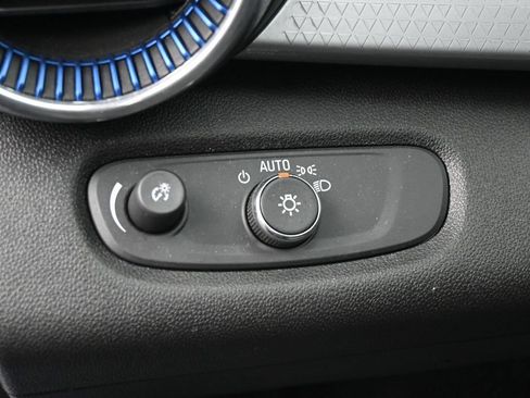 Used 2024 Chevrolet Trax LT FWD image 15