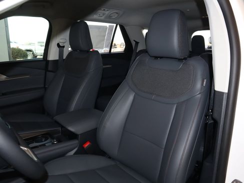 New 2026 Ford Explorer Active w/ Active Comfort Package AWD/4WD image 32