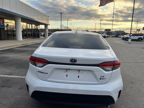 Used 2025 Toyota Corolla LE image 5