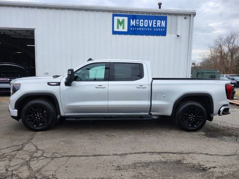 Used 2022 GMC Sierra 1500 Elevation w/ Preferred Package AWD/4WD image 2