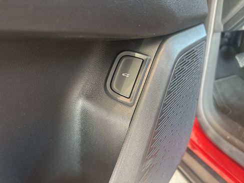 New 2026 Chevrolet Equinox ACTIV w/ Convenience Package III image 18