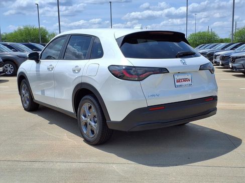 New 2026 Honda HR-V LX image 2