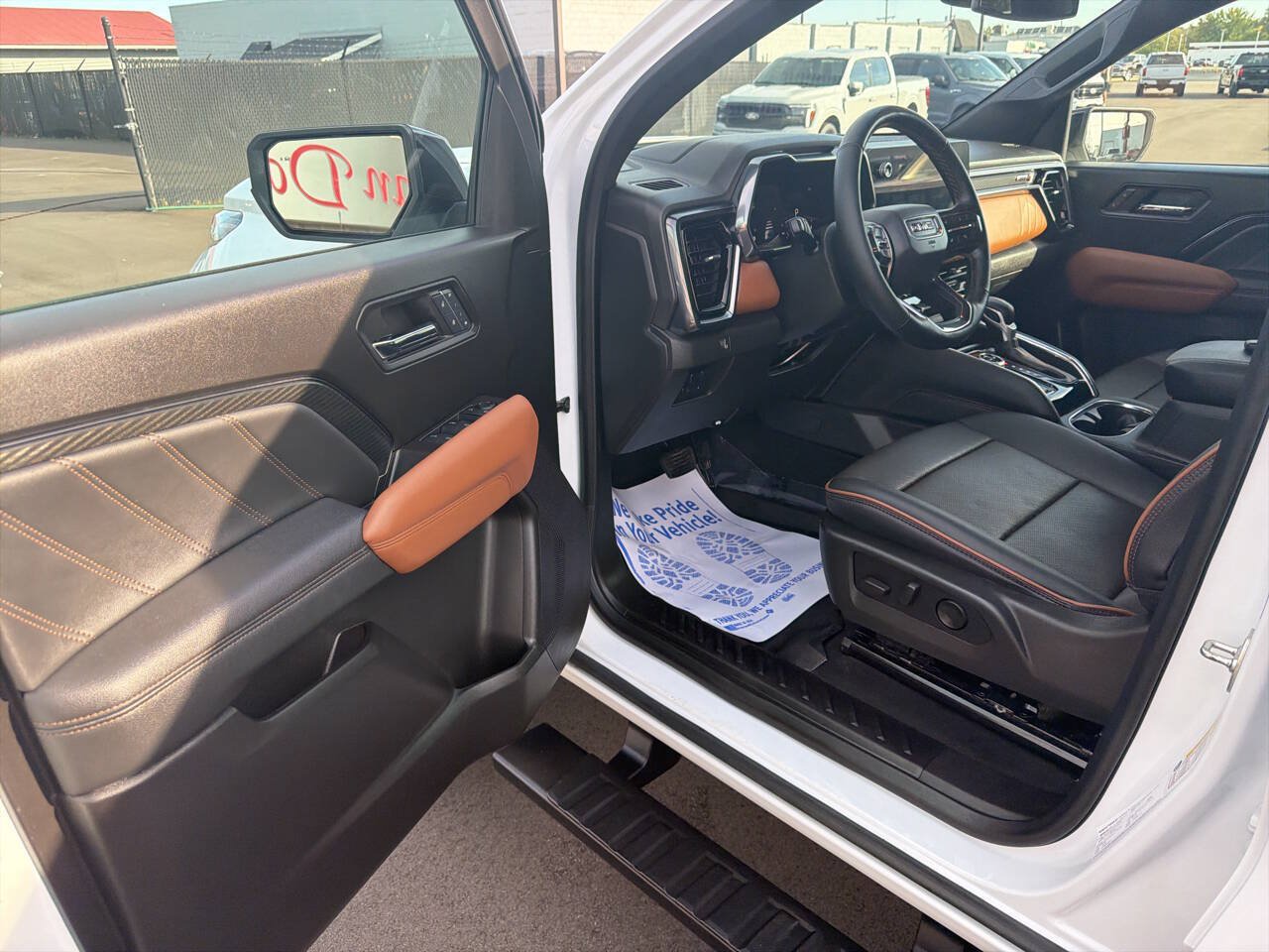 Used 2024 GMC Canyon AT4 w/ AT4 Premium Package AWD/4WD image 22