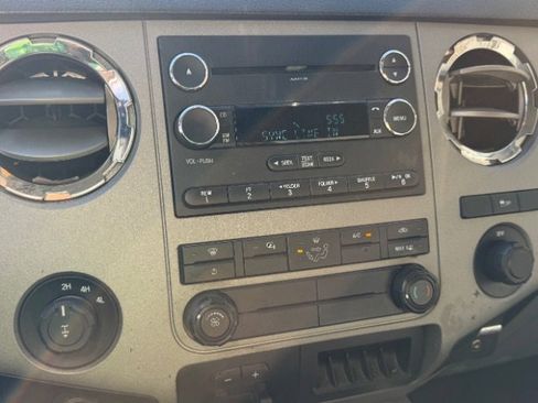 Used 2014 Ford F250 XLT w/ XLT Premium Package image 8