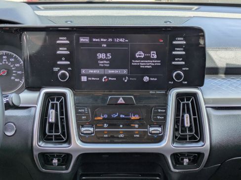 Used 2021 Kia Sorento S FWD image 16