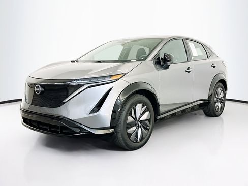 Used 2024 Nissan Ariya AWD image 3