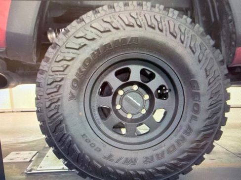 Used 2017 Toyota Tacoma TRD Pro AWD/4WD image 8
