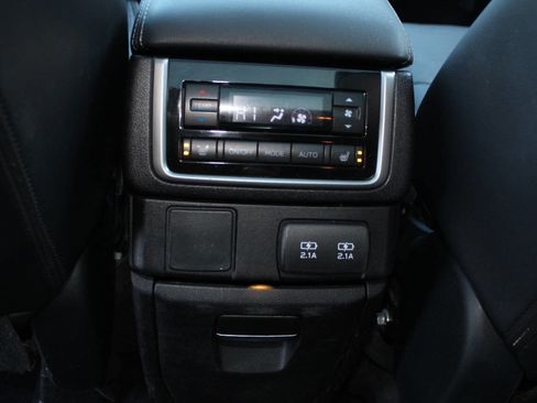 Used 2022 Subaru Ascent Limited w/ Technology Package image 24