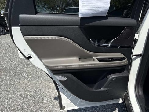 Certified 2023 Lincoln Corsair FWD w/ Equipment Group 101A image 13