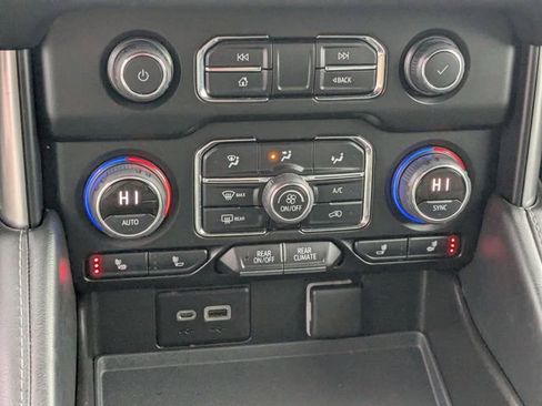 Used 2021 Chevrolet Suburban LT w/ Rear Media and Nav Package image 27