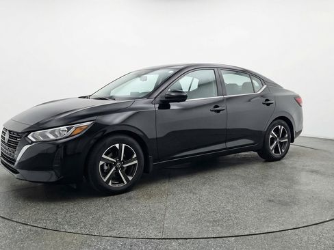 Used 2025 Nissan Sentra SV FWD image 3