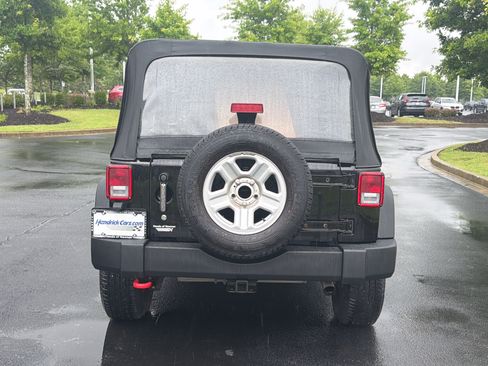 Used 2016 Jeep Wrangler Unlimited Sport w/ Connectivity Group AWD/4WD image 8