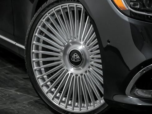 Used 2020 Mercedes-Benz Maybach S 560 4MATIC image 3