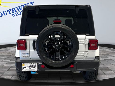 Used 2023 Jeep Wrangler Unlimited Sahara AWD/4WD image 6