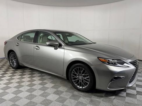 Used 2018 Lexus ES 350 w/ Premier Package FWD image 10