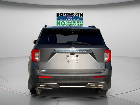Used 2022 Ford Explorer XLT w/ Equipment Group 202A AWD/4WD image 28