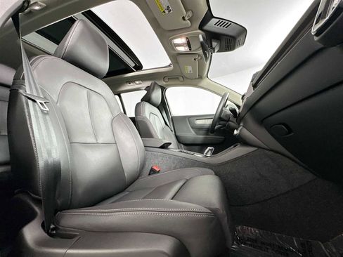 Used 2025 Volvo XC40 B5 Plus image 26