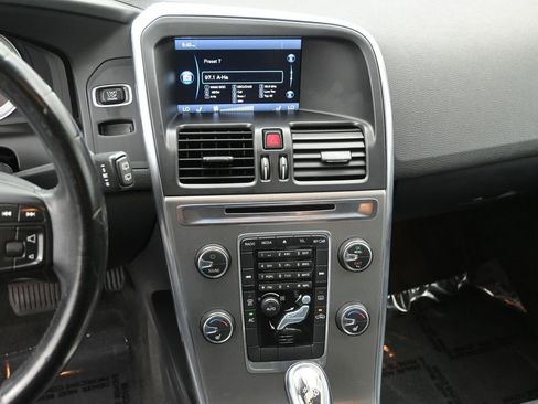 Used 2013 Volvo XC60 T6 AWD/4WD image 12