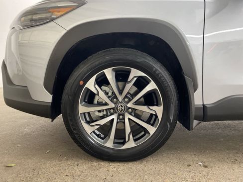 Used 2022 Toyota Corolla Cross XLE w/ Black Badges Package (TMS) image 12