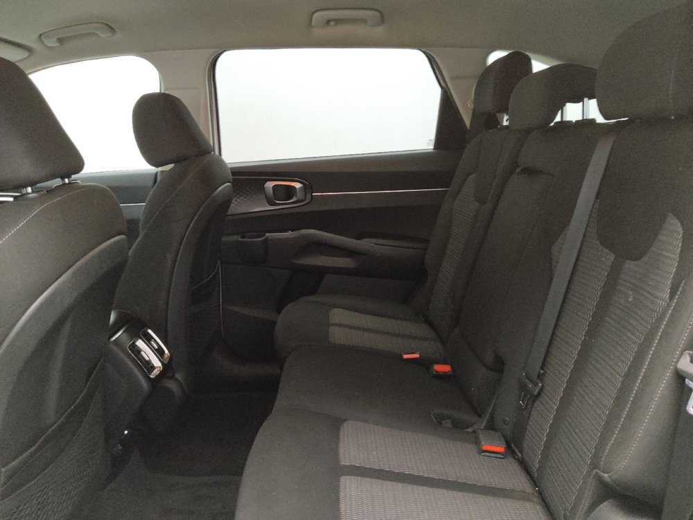Used 2022 Kia Sorento LX FWD image 18