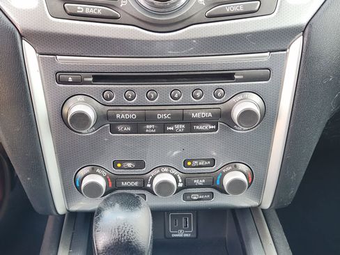 Used 2020 Nissan Pathfinder SL FWD image 19