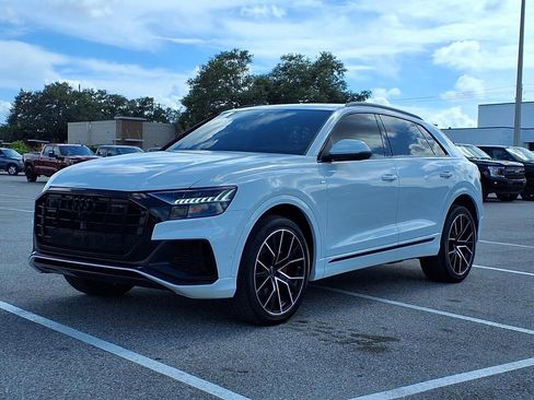 Used 2023 Audi Q8 Premium Plus w/ Premium Plus Package AWD/4WD image 3