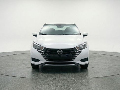 Used 2025 Nissan Versa SV FWD image 2