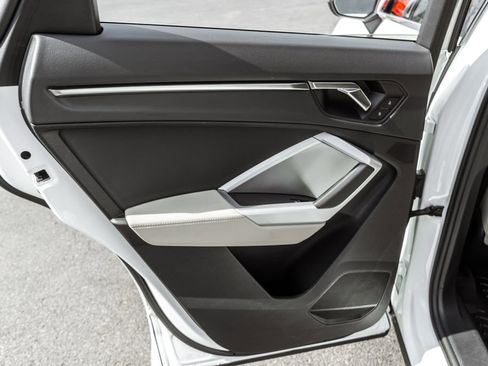 Used 2024 Audi Q3 2.0T Premium image 28