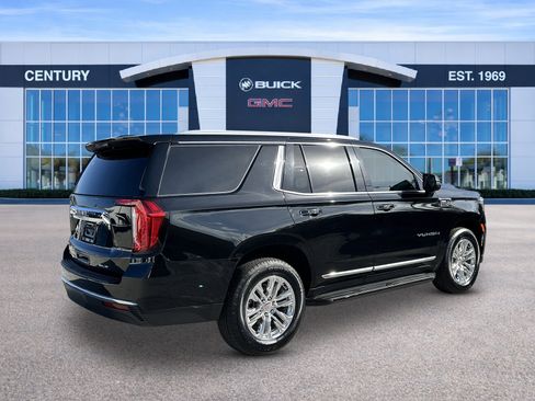 Used 2022 GMC Yukon SLT w/ SLT Luxury Package image 4