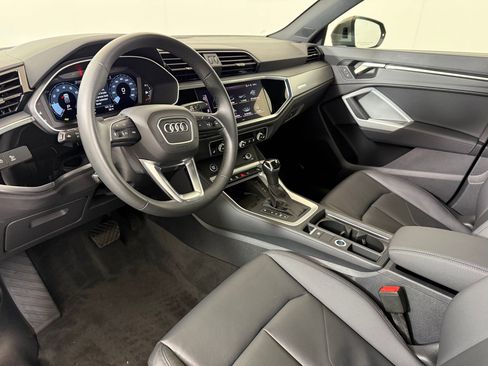 Certified 2025 Audi Q3 2.0T Premium w/ Convenience Package image 4