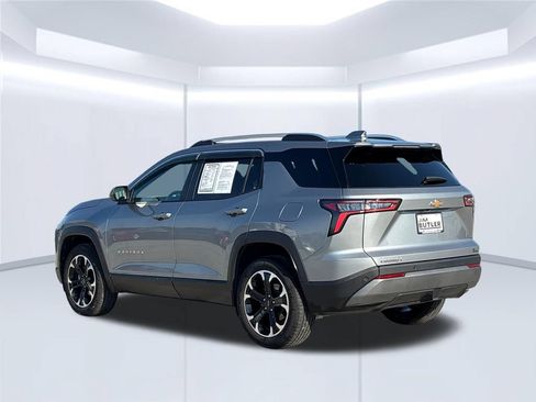 Used 2025 Chevrolet Equinox LT FWD image 4