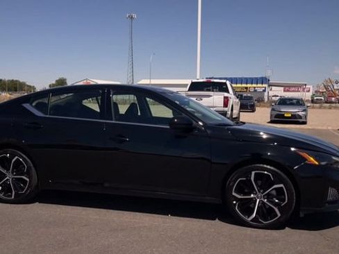Used 2026 Nissan Altima 2.5 SR FWD image 3