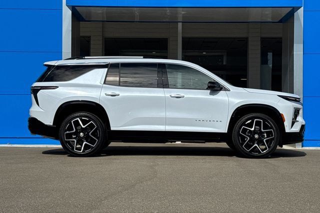 New 2026 Chevrolet Traverse High Country FWD image 5