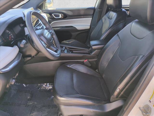 Used 2023 Jeep Compass Limited AWD/4WD image 15