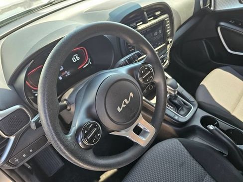 Used 2024 Kia Soul LX w/ Option Group 015 FWD image 16
