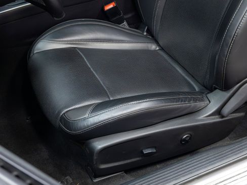 Used 2015 Dodge Challenger R/T Plus image 8