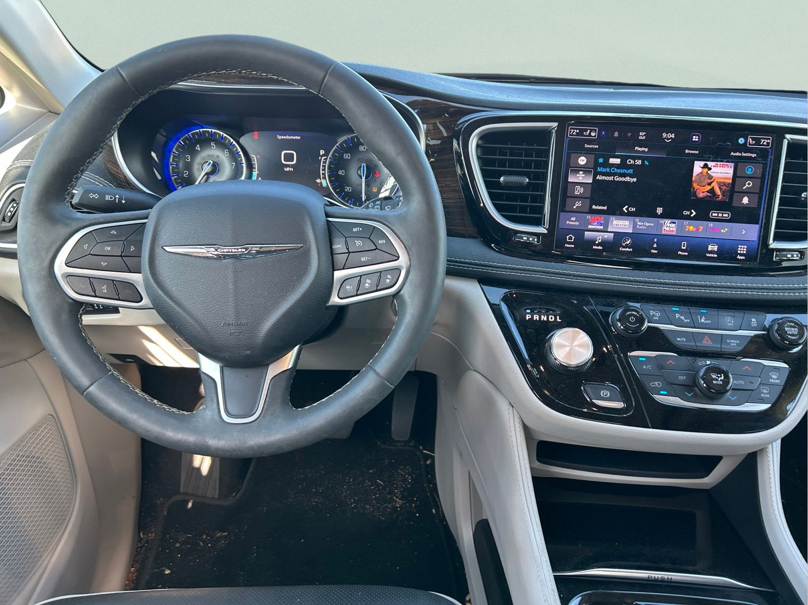 Certified 2023 Chrysler Pacifica Limited AWD/4WD image 23