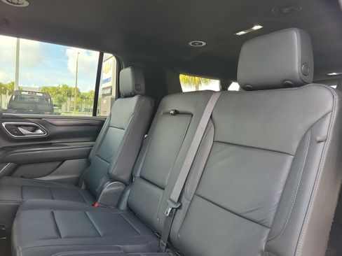 Used 2024 Chevrolet Suburban LT RWD image 14
