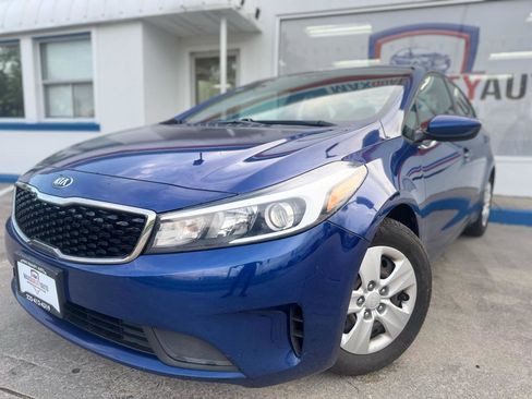 Used 2017 Kia Forte LX FWD image 4