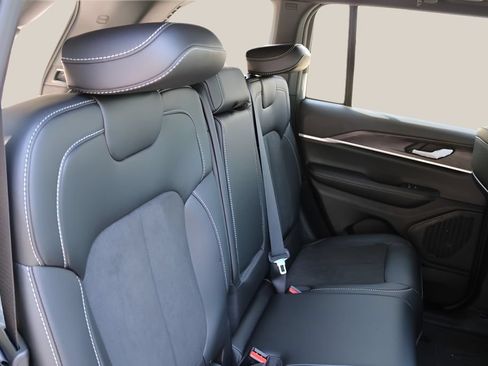 New 2026 Jeep Grand Cherokee Altitude RWD image 18