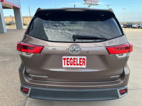 Used 2019 Toyota Highlander Limited image 6