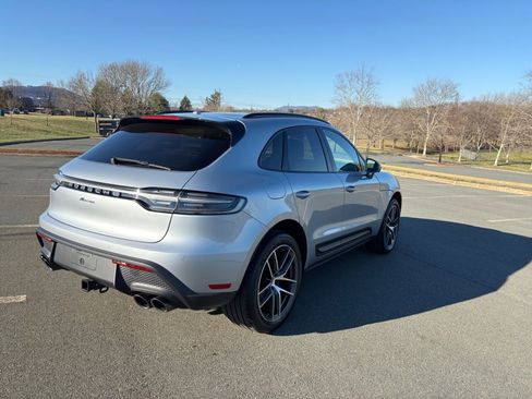 Certified 2025 Porsche Macan image 7