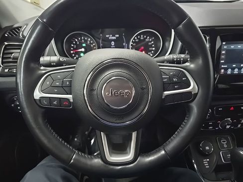 Used 2020 Jeep Compass Latitude image 18