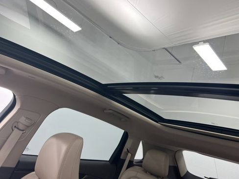 Certified 2023 Lincoln Nautilus Reserve image 21