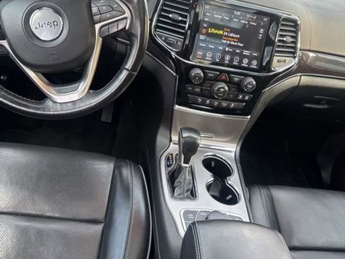 Used 2020 Jeep Grand Cherokee Overland image 27