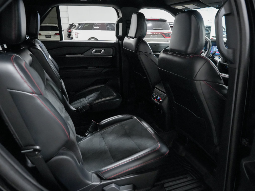 Used 2025 Ford Explorer ST AWD/4WD image 30