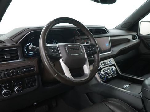 Used 2023 GMC Yukon Denali w/ Advanced Technology Package AWD/4WD image 28