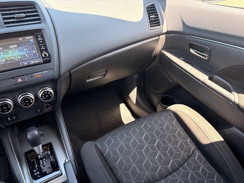 Used 2024 Mitsubishi Outlander Sport ES AWD/4WD image 18